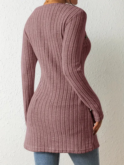 Indy™ - Asymmetrisches Top mit Knöpfen und Rippenstruktur