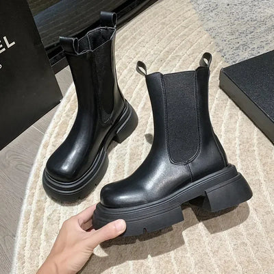 Aria™ - Schwarze Lederstiefel