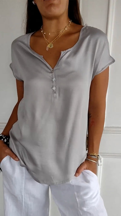 Marisa™ - V-Ausschnitt-T-Shirt in lässiger Eleganz